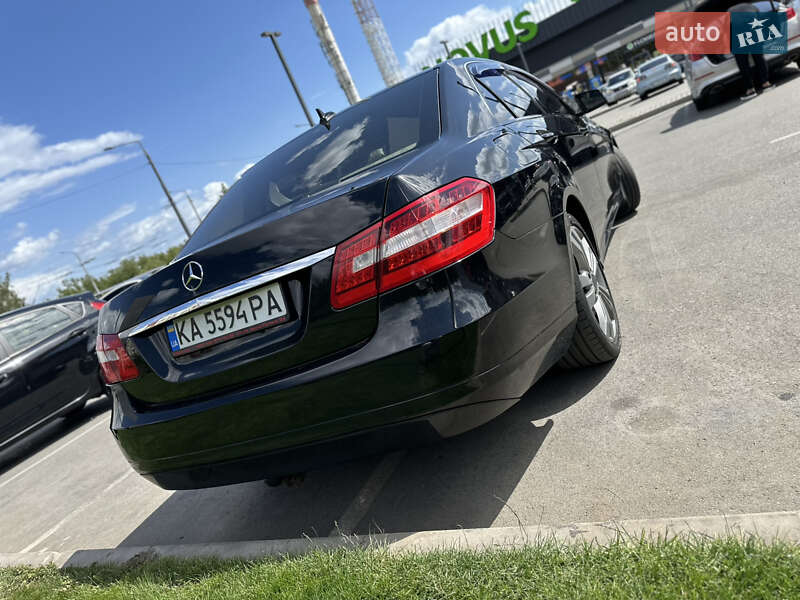 Седан Mercedes-Benz E-Class 2010 в Киеве