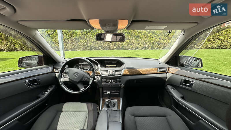 Седан Mercedes-Benz E-Class 2010 в Киеве