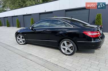 Купе Mercedes-Benz E-Class 2012 в 