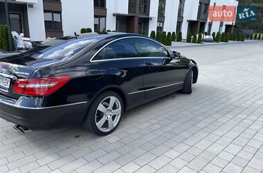 Купе Mercedes-Benz E-Class 2012 в 