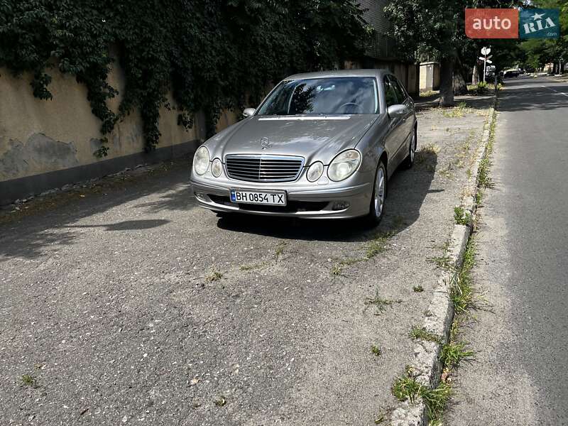 Седан Mercedes-Benz E-Class 2004 в Одессе