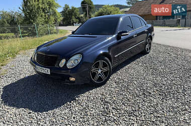 Седан Mercedes-Benz E-Class 2004 в Турці