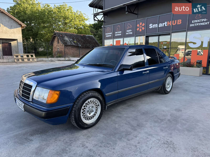 Mercedes-Benz E-Class 1990