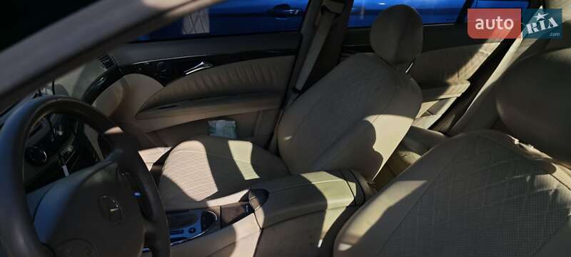 Седан Mercedes-Benz E-Class 2003 в Киеве