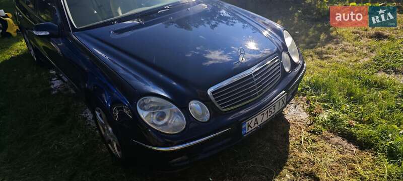 Седан Mercedes-Benz E-Class 2003 в Киеве