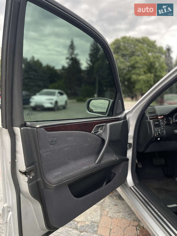 Седан Mercedes-Benz E-Class 2000 в Кременчуці