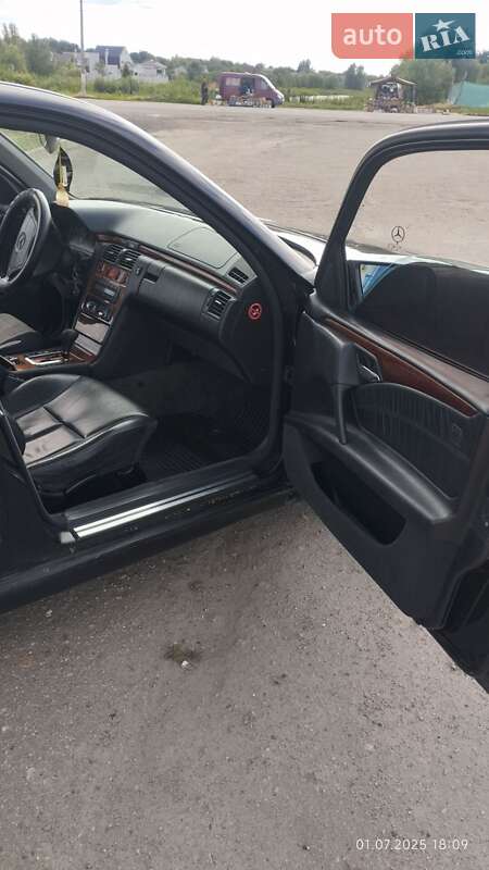 Седан Mercedes-Benz E-Class 1998 в Переяславі
