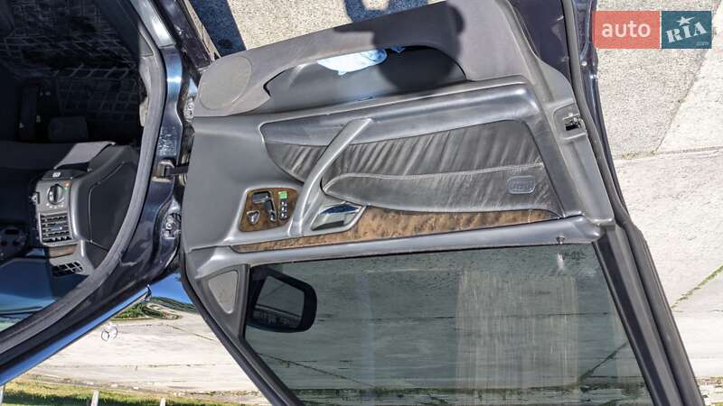 Седан Mercedes-Benz E-Class 2000 в Києві