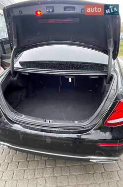 Седан Mercedes-Benz E-Class 2017 в Львове