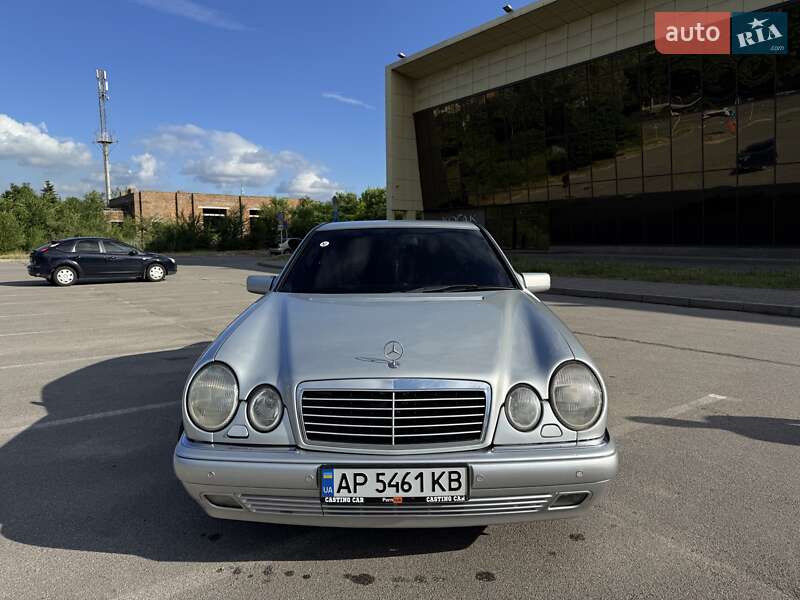 Седан Mercedes-Benz E-Class 1996 в Запорожье