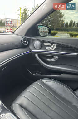 Седан Mercedes-Benz E-Class 2017 в 