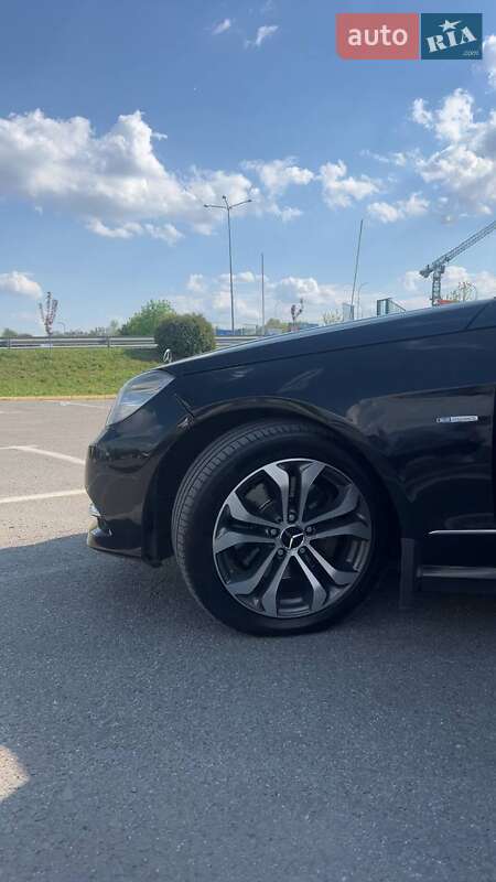 Седан Mercedes-Benz E-Class 2012 в Ужгороде