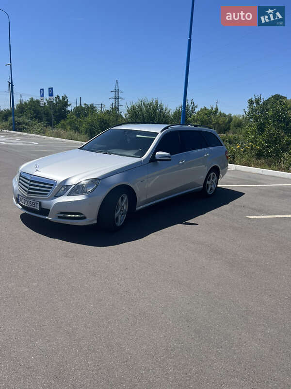 Универсал Mercedes-Benz E-Class 2012 в Ужгороде