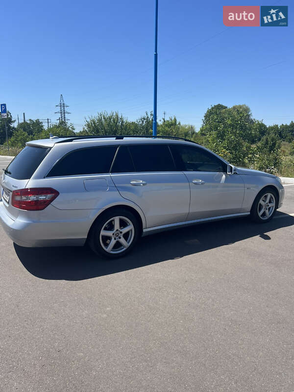 Универсал Mercedes-Benz E-Class 2012 в Ужгороде