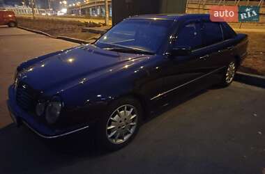 Седан Mercedes-Benz E-Class 1999 в Києві