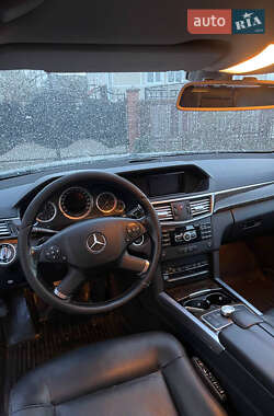 Універсал Mercedes-Benz E-Class 2012 в  фото 11 Універсал Mercedes-Benz E-Class 2012 в