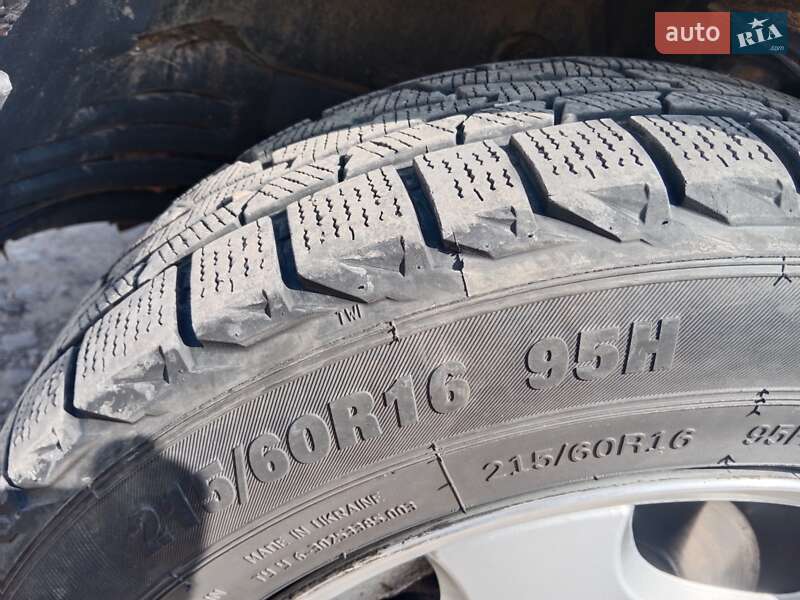 Седан Mercedes-Benz E-Class 1996 в Самборі