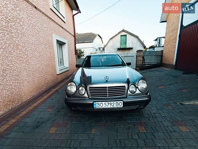 Седан Mercedes-Benz E-Class 1998 в Тернополі