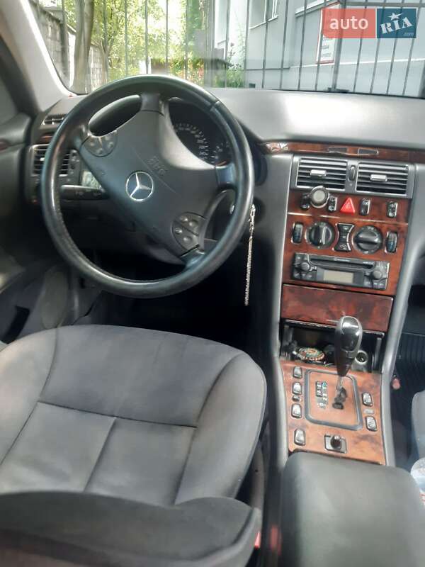 Универсал Mercedes-Benz E-Class 2000 в Ивано-Франковске
