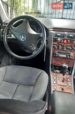 Універсал Mercedes-Benz E-Class 2000 в 