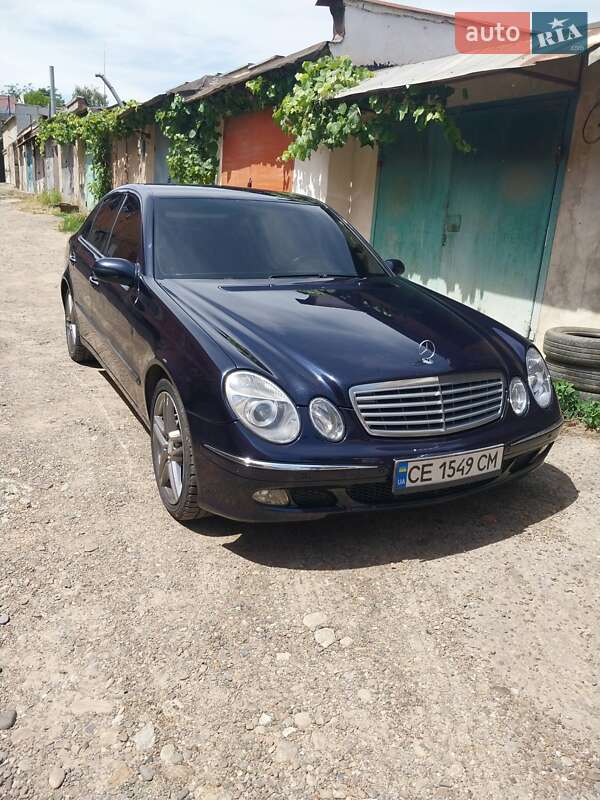 Седан Mercedes-Benz E-Class 2002 в Чернівцях