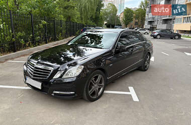 Седан Mercedes-Benz E-Class 2012 в Киеве