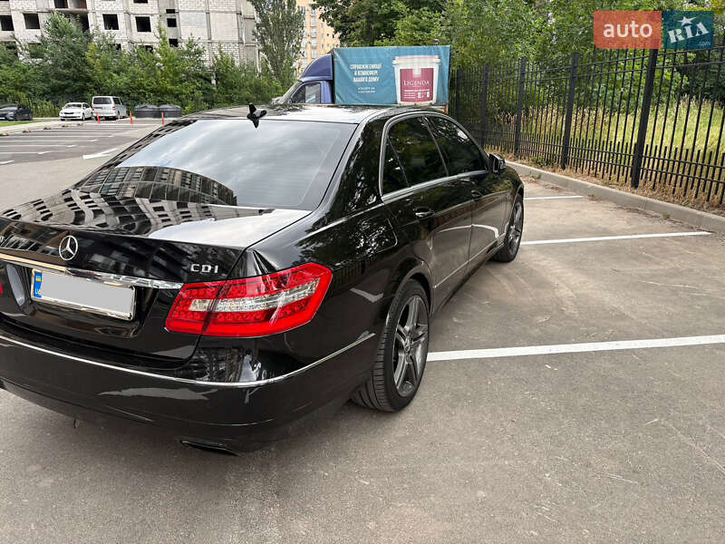 Седан Mercedes-Benz E-Class 2012 в Киеве