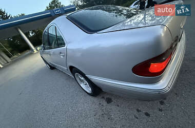 Седан Mercedes-Benz E-Class 2001 в 
