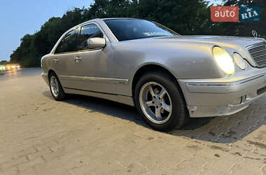 Седан Mercedes-Benz E-Class 2001 в 