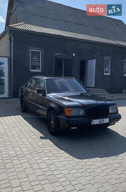 Седан Mercedes-Benz E-Class 1990 в Рогатині