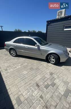 Седан Mercedes-Benz E-Class 2004 в 