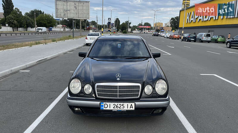 Седан Mercedes-Benz E-Class 1997 в Киеве