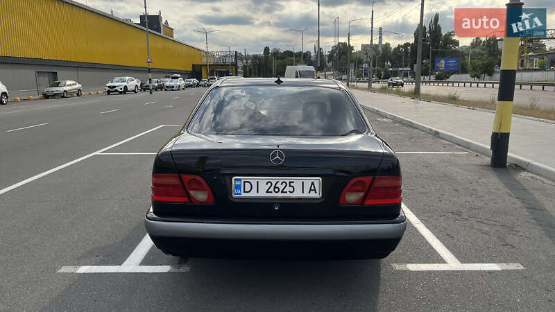 Седан Mercedes-Benz E-Class 1997 в Киеве