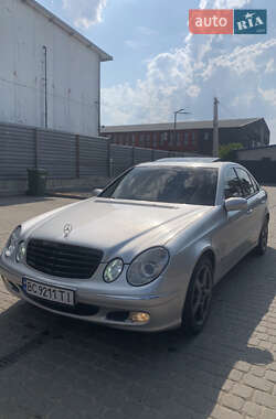 Седан Mercedes-Benz E-Class 2002 в Львове