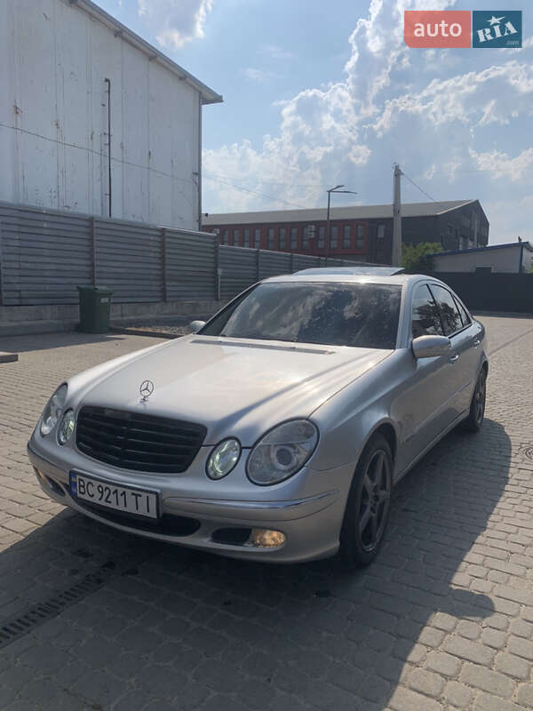 Седан Mercedes-Benz E-Class 2002 в Львові