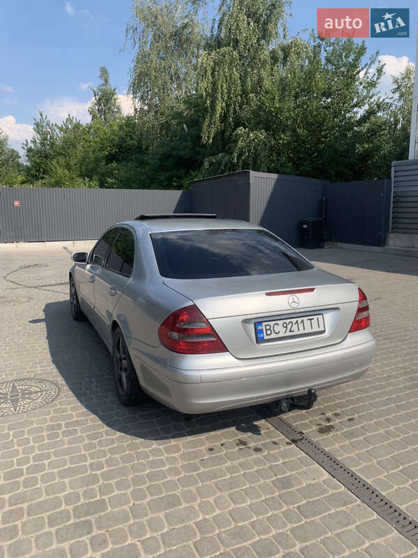 Седан Mercedes-Benz E-Class 2002 в Львові