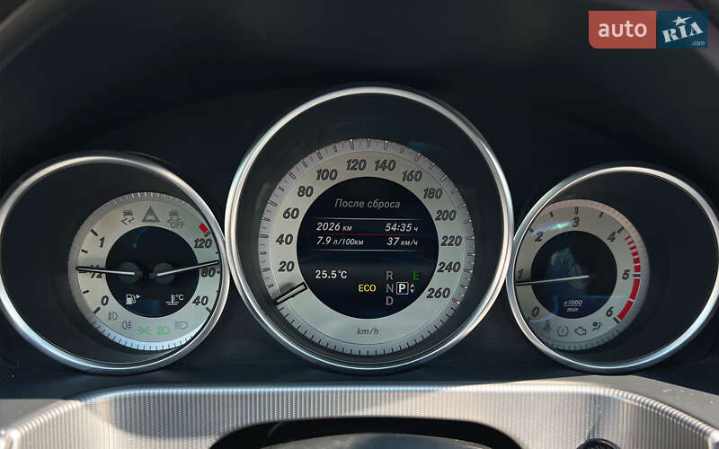 Седан Mercedes-Benz E-Class 2013 в Львове