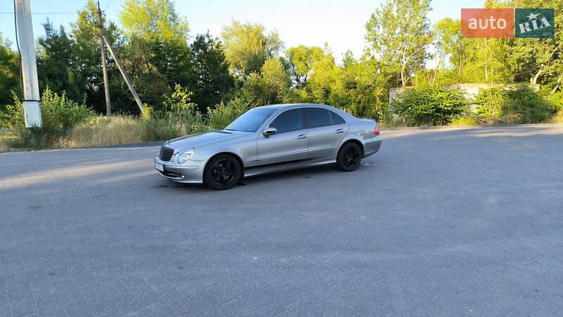 Седан Mercedes-Benz E-Class 2006 в Надворной