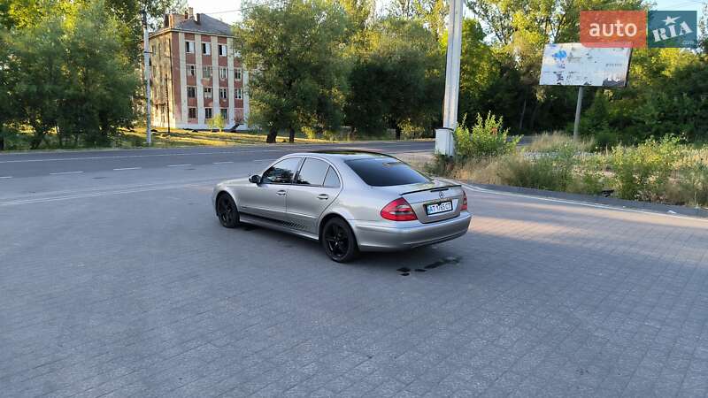Седан Mercedes-Benz E-Class 2006 в Надворной