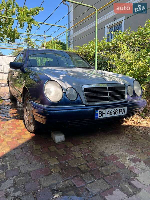 Седан Mercedes-Benz E-Class 1996 в Черноморске
