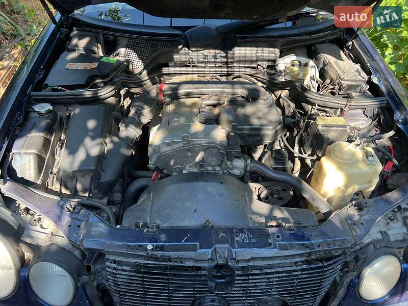 Седан Mercedes-Benz E-Class 1996 в Черноморске