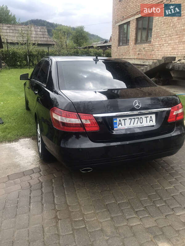Седан Mercedes-Benz E-Class 2012 в Коломые