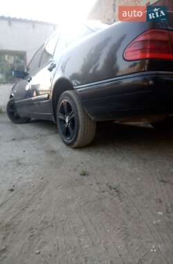 Седан Mercedes-Benz E-Class 1996 в 