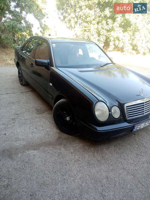 Седан Mercedes-Benz E-Class 1996 в Галициновом