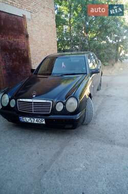 Седан Mercedes-Benz E-Class 1996 в Галициновом