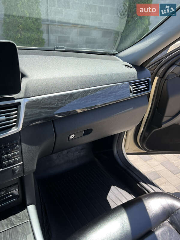 Седан Mercedes-Benz E-Class 2012 в Кропивницькому