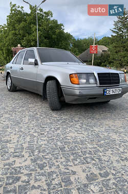 Седан Mercedes-Benz E-Class 1992 в Черновцах