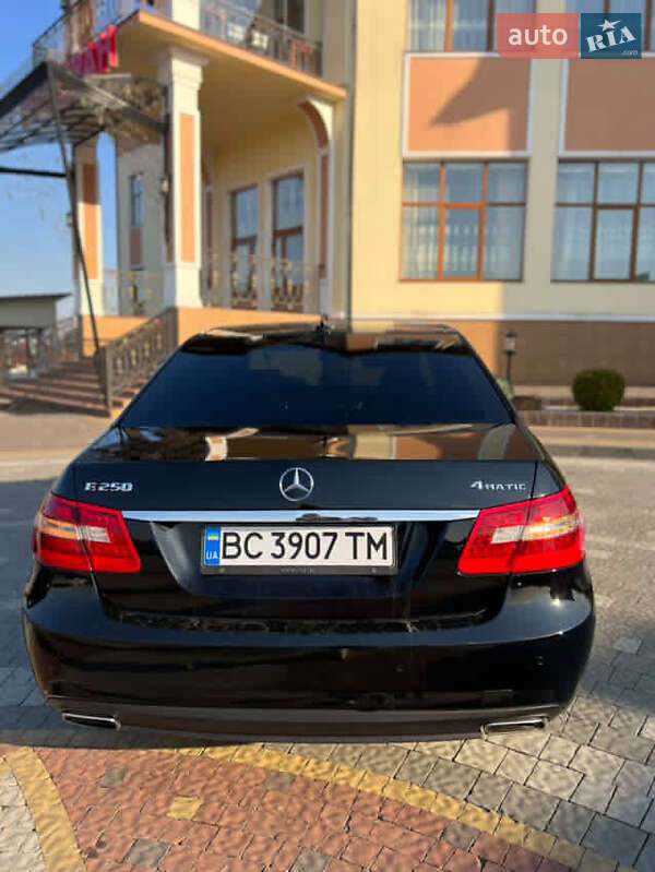 Седан Mercedes-Benz E-Class 2013 в Меденичах