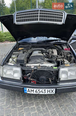 Купе Mercedes-Benz E-Class 1995 в 