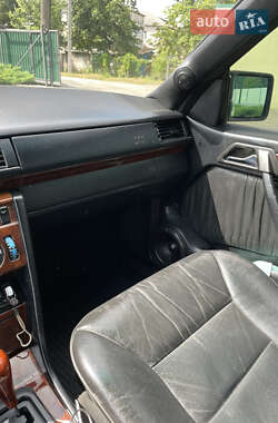 Купе Mercedes-Benz E-Class 1995 в 